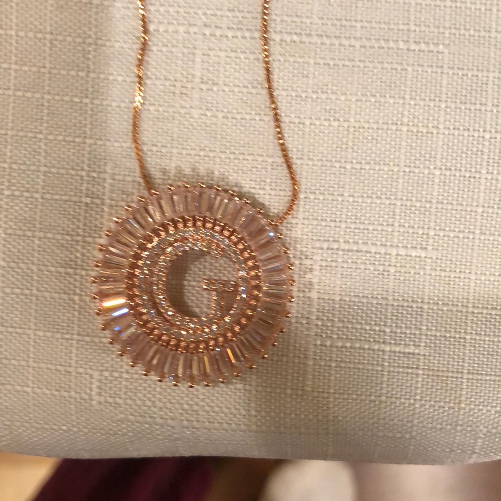 Initial. necklace G - Picture 3 of 4